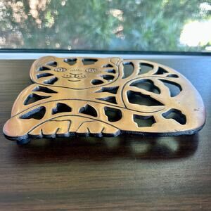 Vintage 1996 Cast Iron Cat Trivet – Copper Finish Metal Kitchen Décor